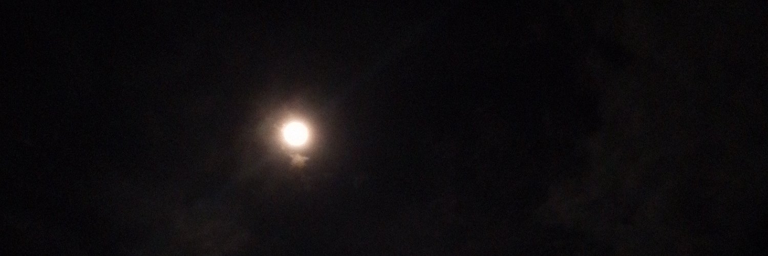 MoonxxLilith's profile banner image