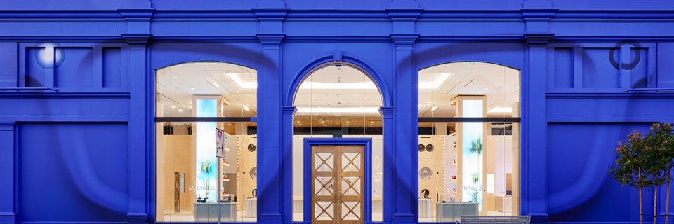 Geoff with a G banner