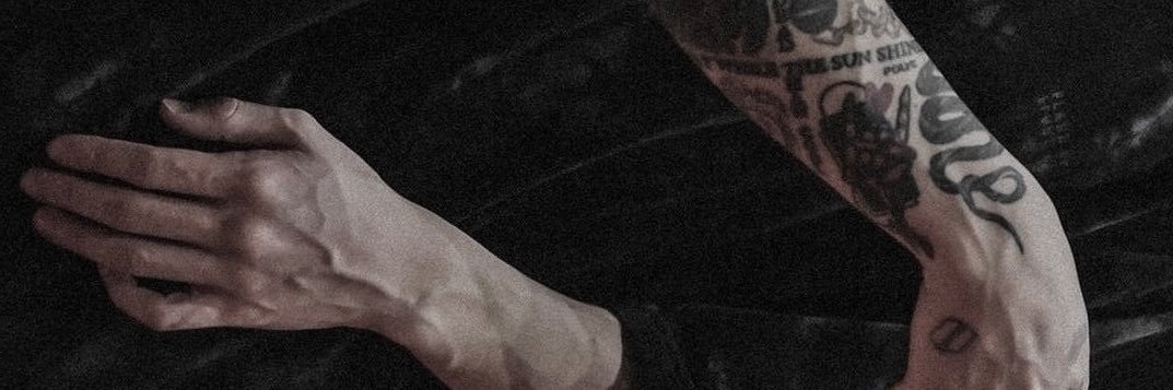 venicee_ee's profile banner image