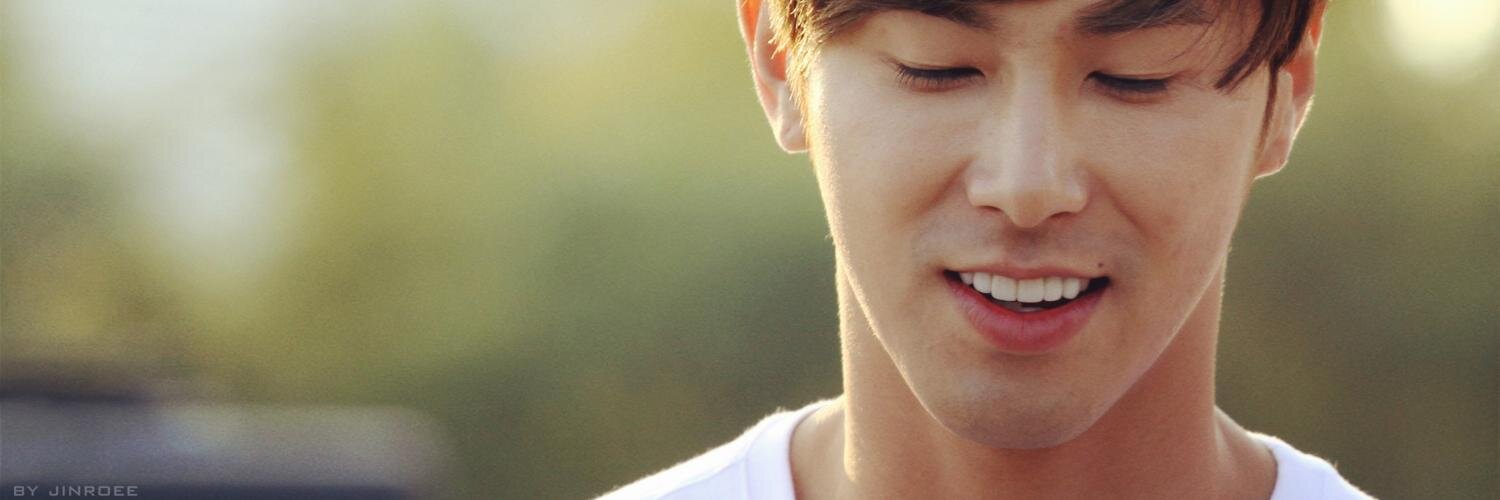 minamlee18's profile banner image