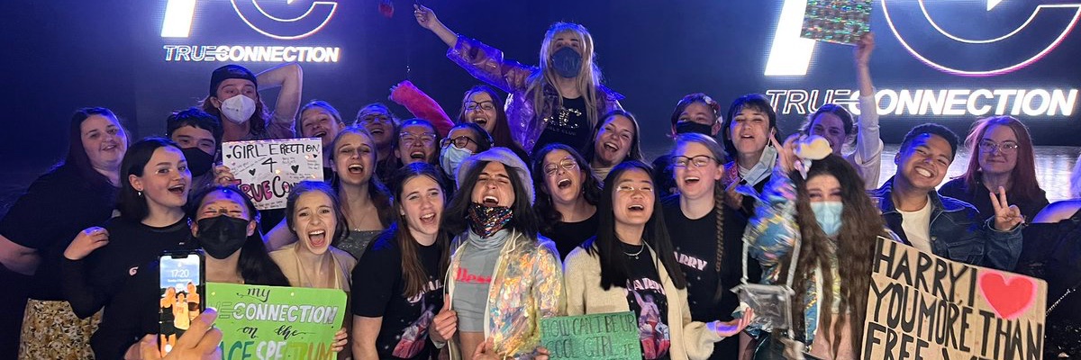 chlo (she/her) banner