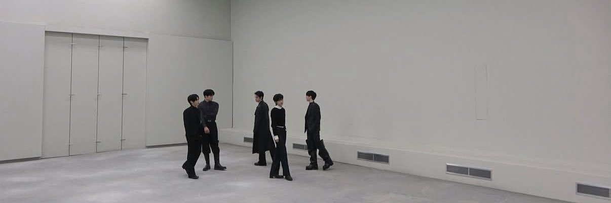 유리 𝜗𝜚 ˚.⋆ banner