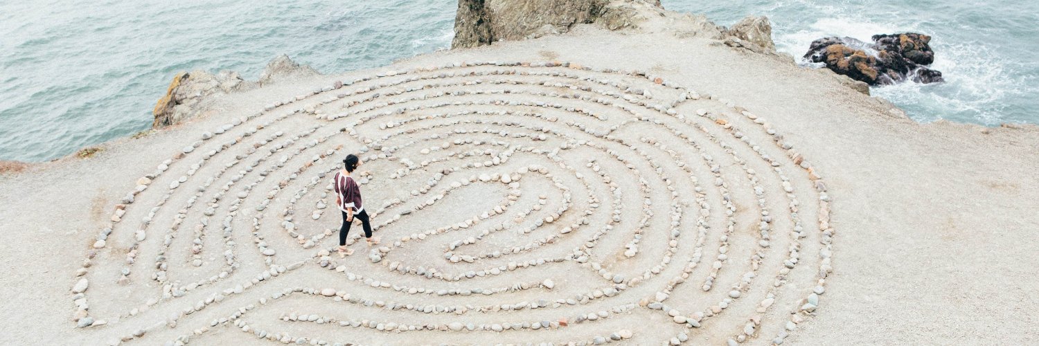 Shelly HW 🏄‍♀️🐁🐝 (LifeataSwell'sPace) banner