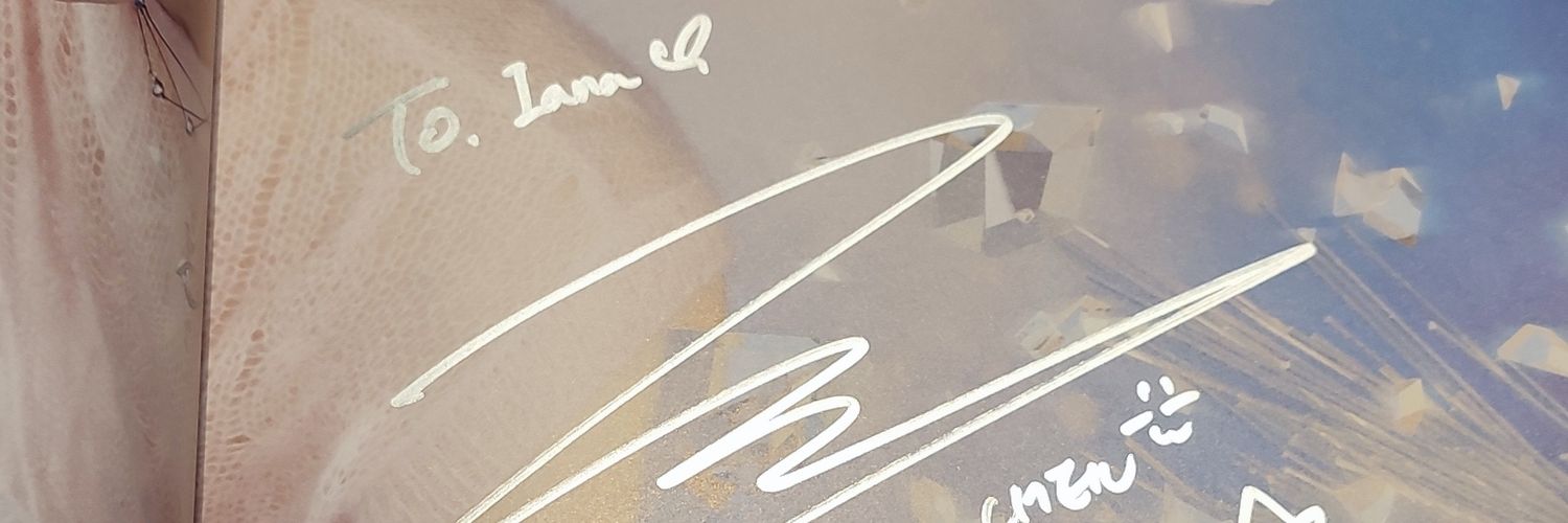 minsdaes's profile banner image