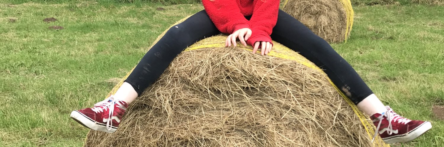 polly barker💙🇳🇵 banner