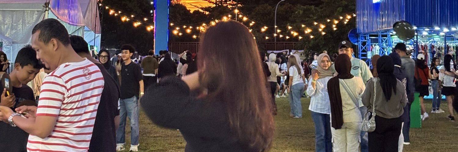 awuffyu's profile banner image