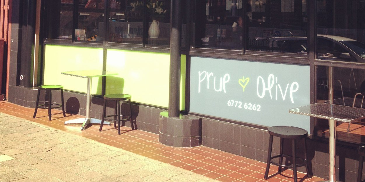 prueandolive's profile banner image