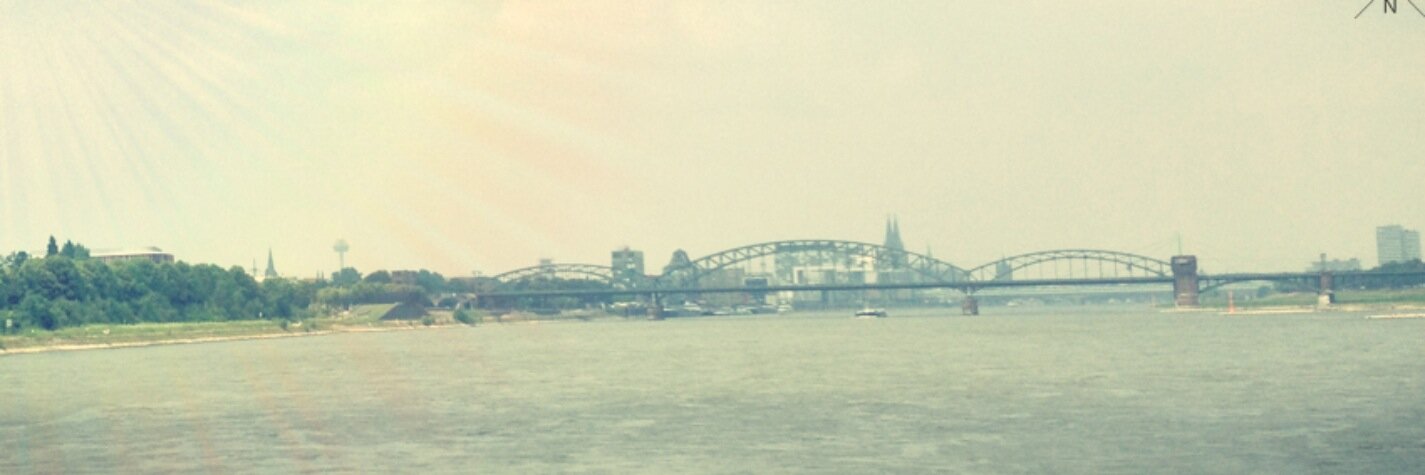 M banner