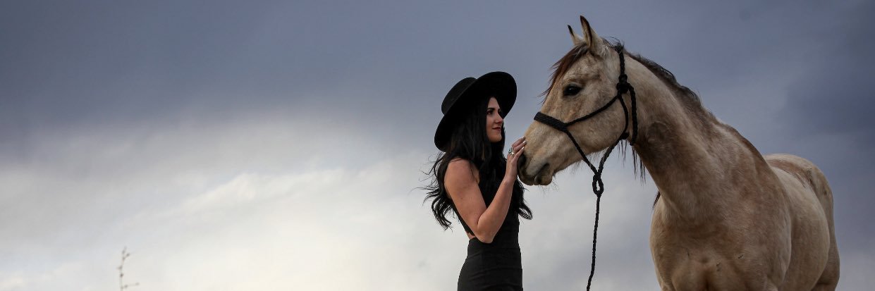 katelynlisonbee's profile banner image