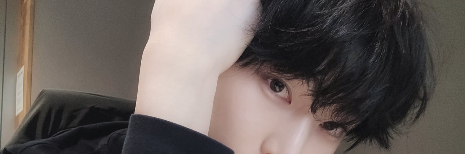 sunwonie4's profile banner image