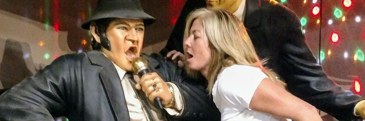 Ms Dakkota 🍷 banner