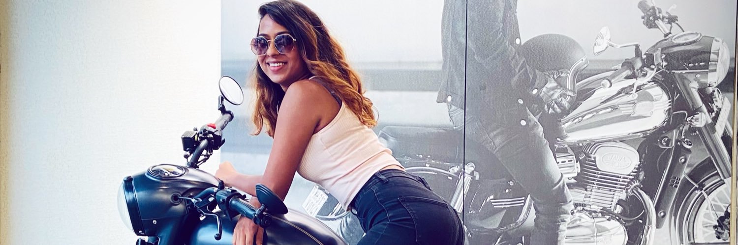 sandra_aro's profile banner image