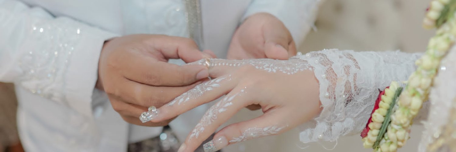 farida_dot's profile banner image