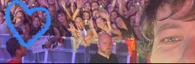 em touched louis banner