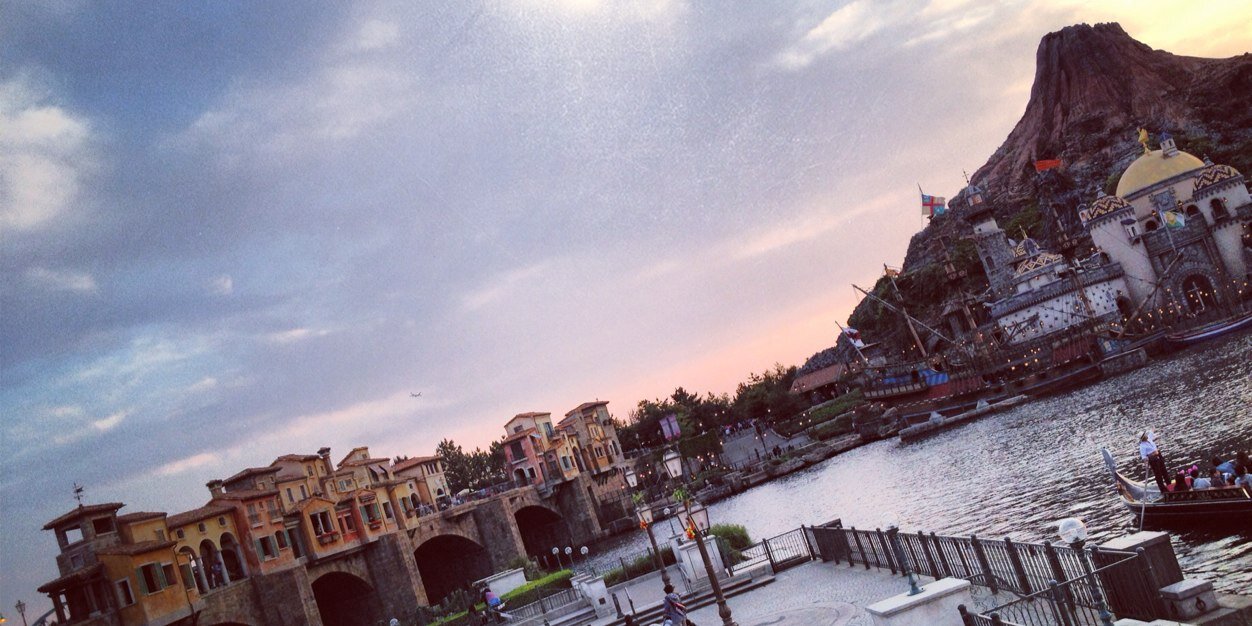 Kate Loomis Work banner