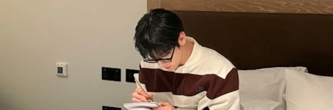 KT_DO_12's profile banner image