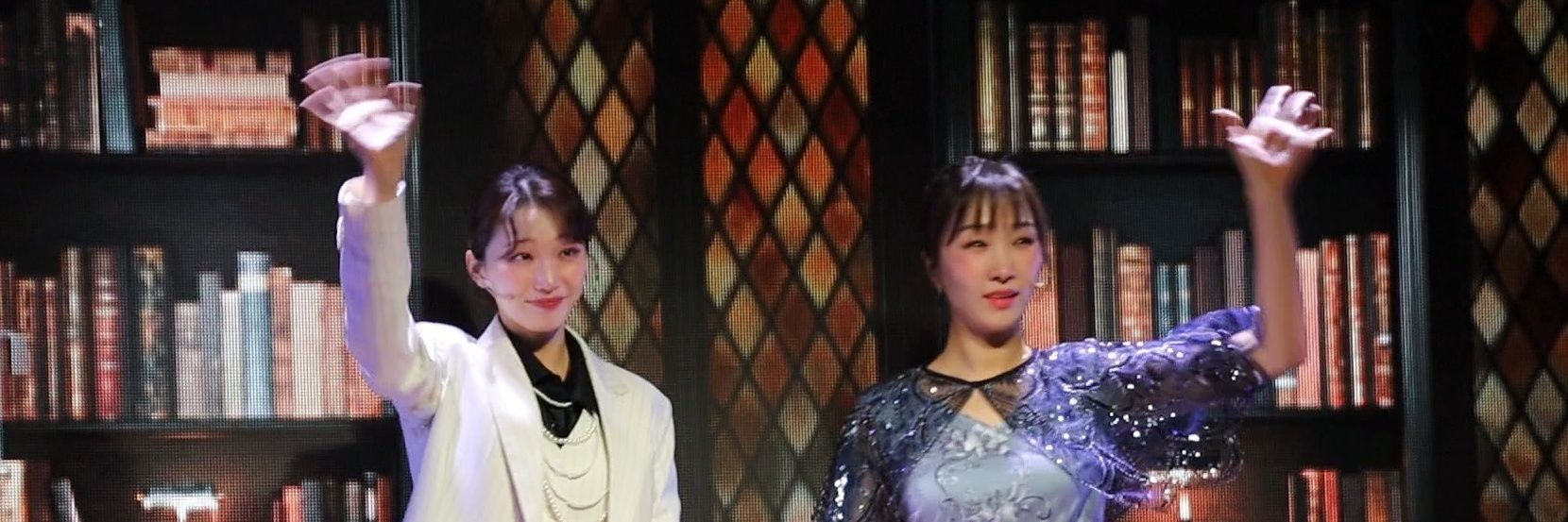 아멍'o''s banner