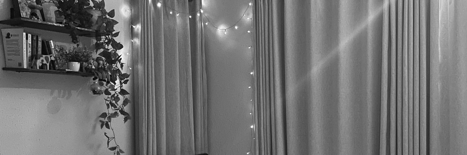Bernee_Dee's profile banner image