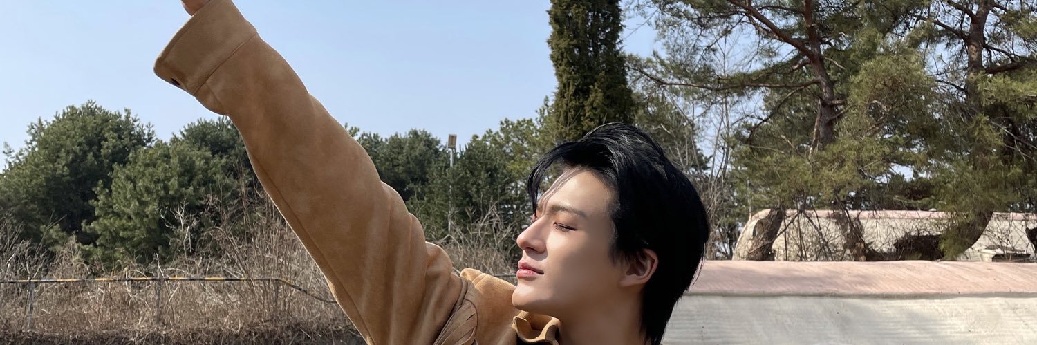 studieslee's profile banner image