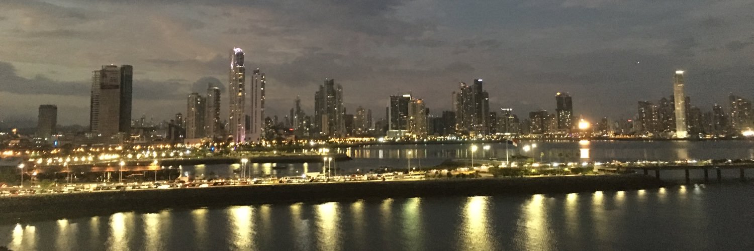 StephLom's profile banner image