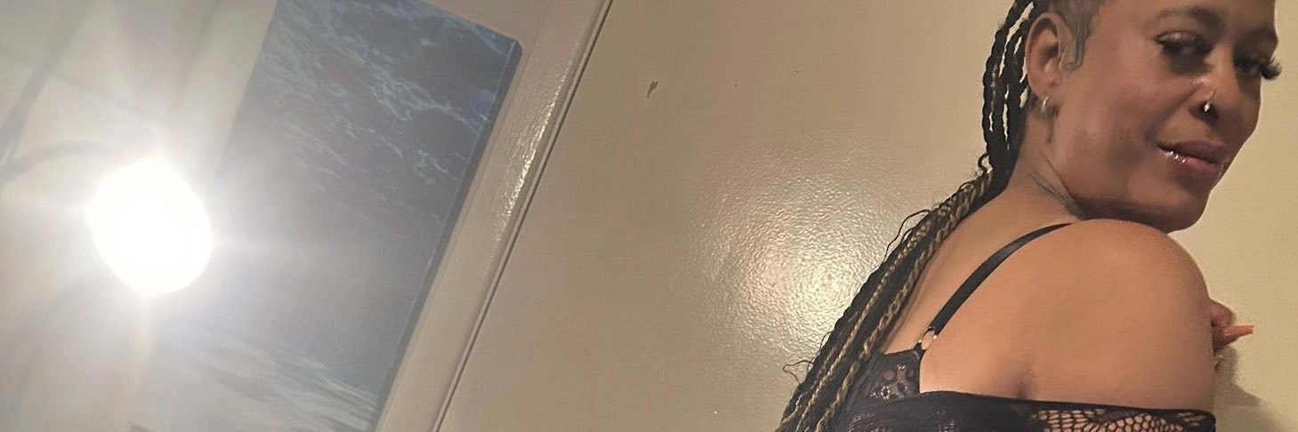 thickyellabea's profile banner image