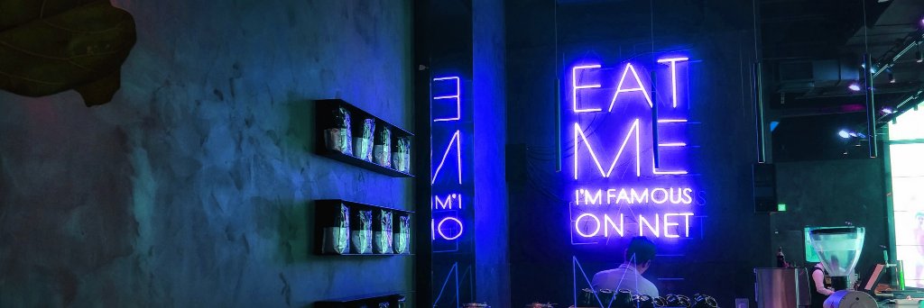 Robert Wallis banner