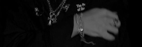 ¥ banner