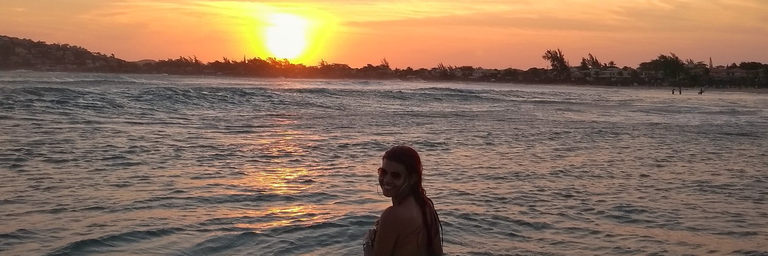 lynnn_v's profile banner image