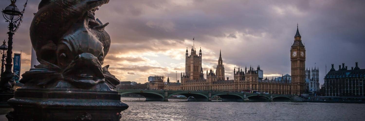 Antonio Ávila banner