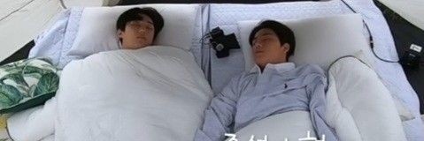 ÷ banner