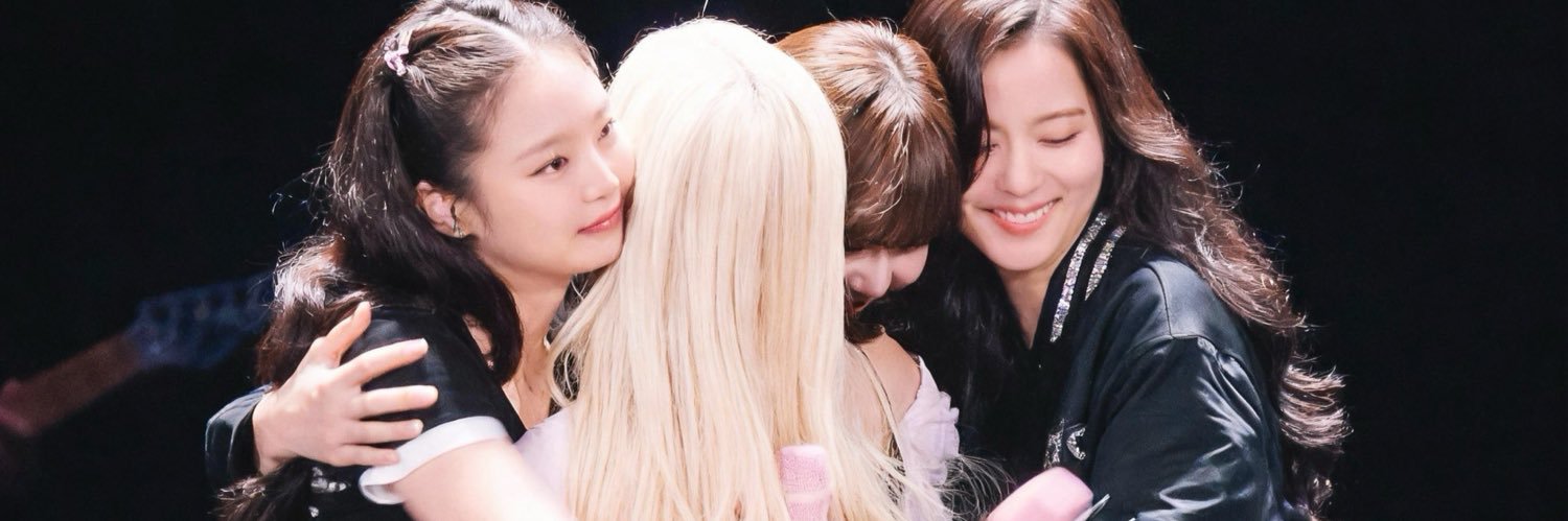 _jisooyaaa__'s profile banner image