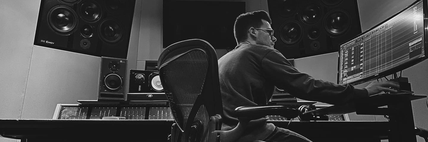 reedseely's profile banner image