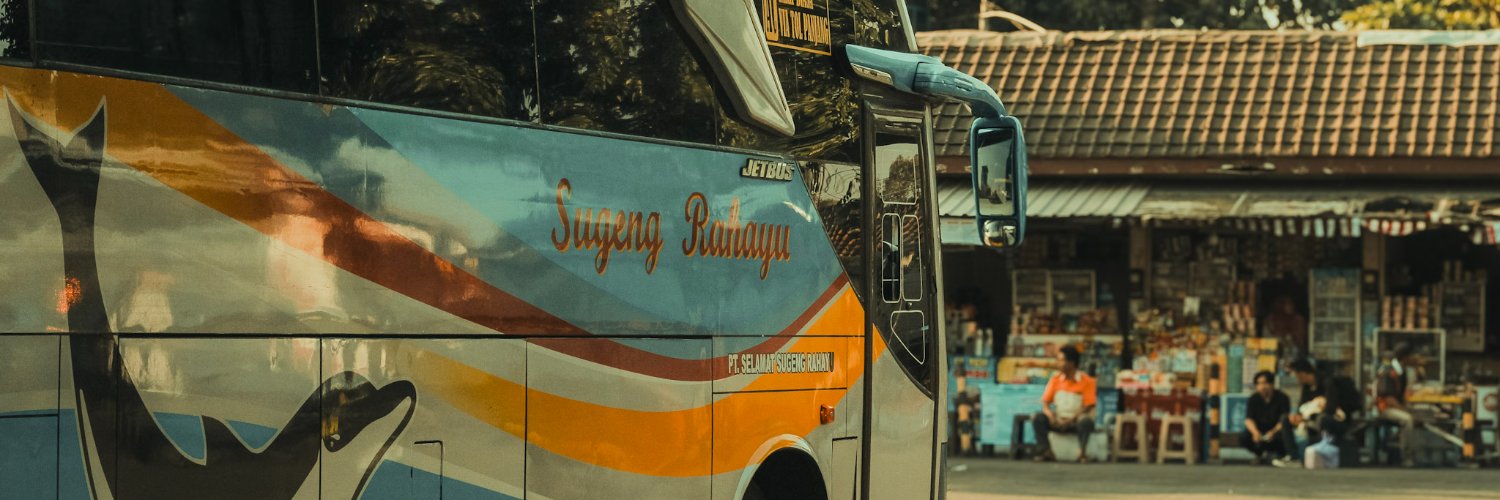 SukaFotoBis's profile banner image