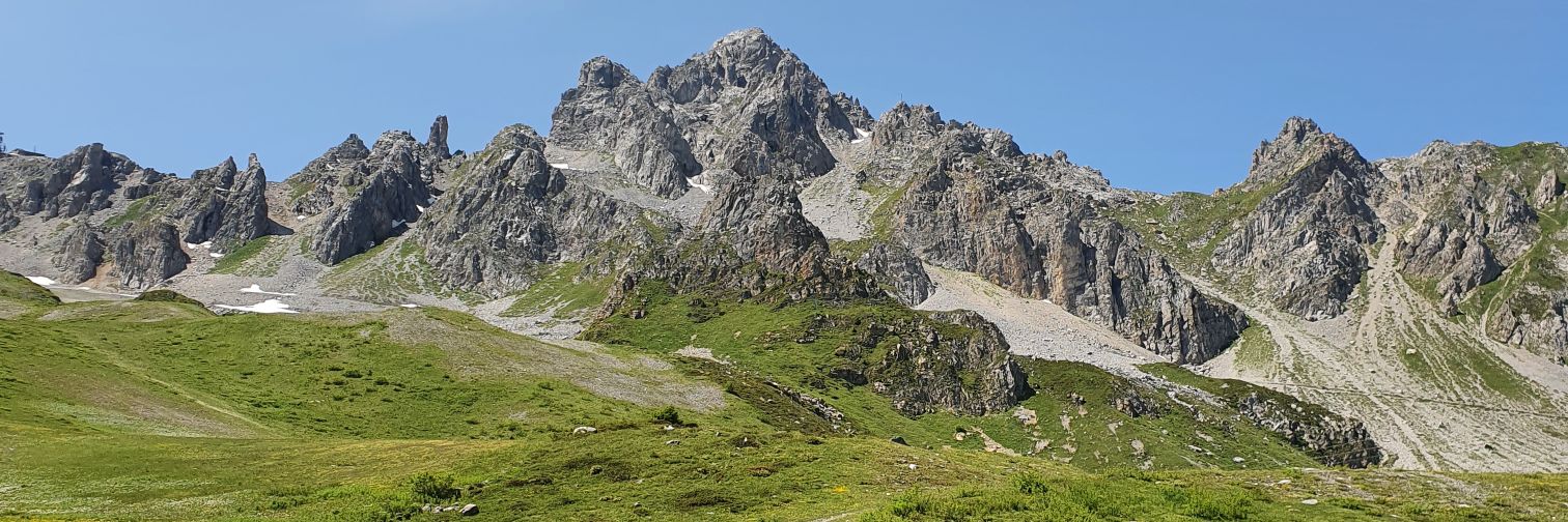 S. de la montagne banner