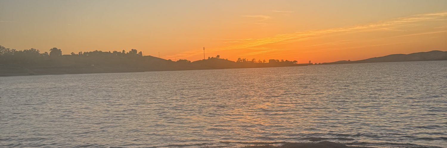 Emguzman98's profile banner image