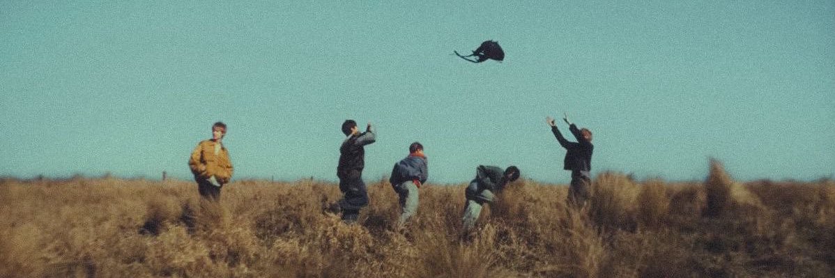 Olly⭐️🎸 ver. greenred banner