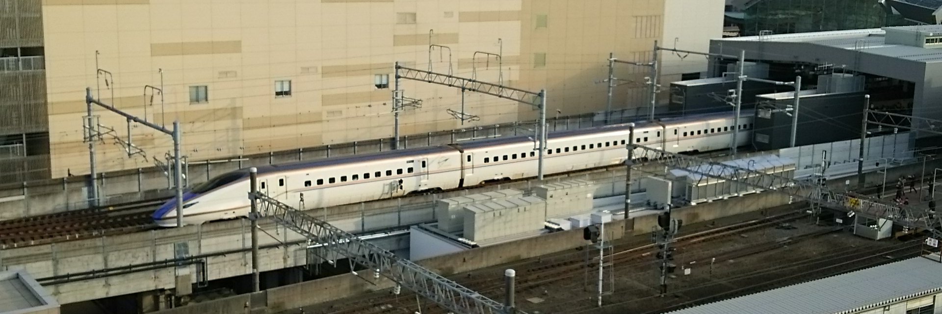 emm_r's profile banner image