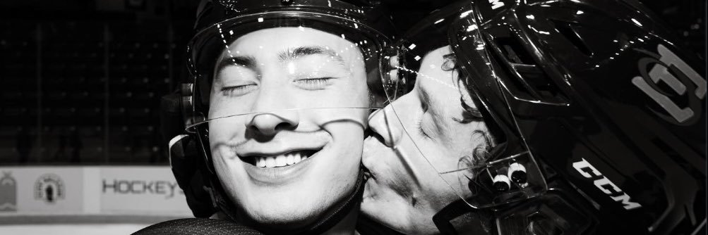 brooke! 🦑🏒 banner