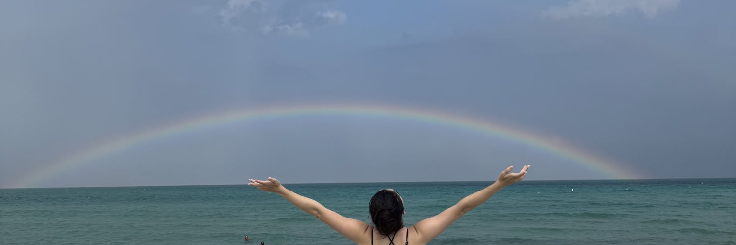 melikeozcr's profile banner image
