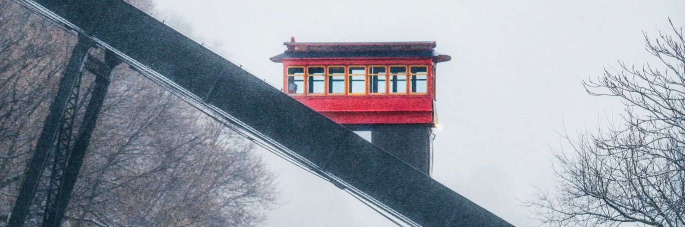 Gerald Close banner