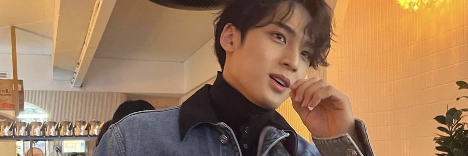 9yuhosh's profile banner image