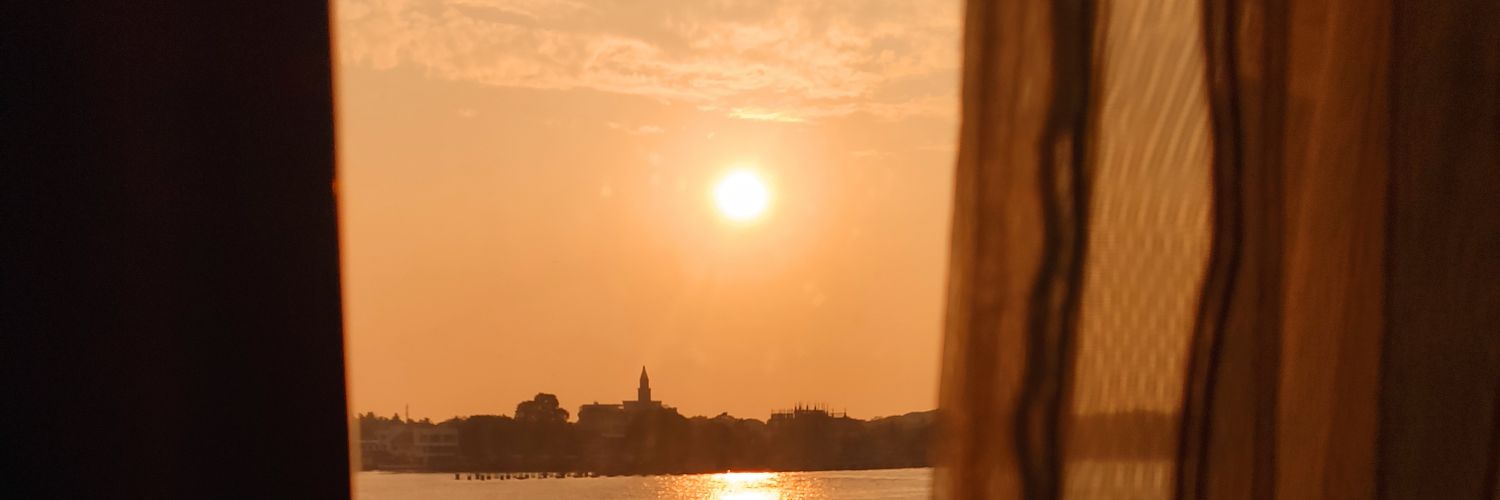 ashianadworld's profile banner image