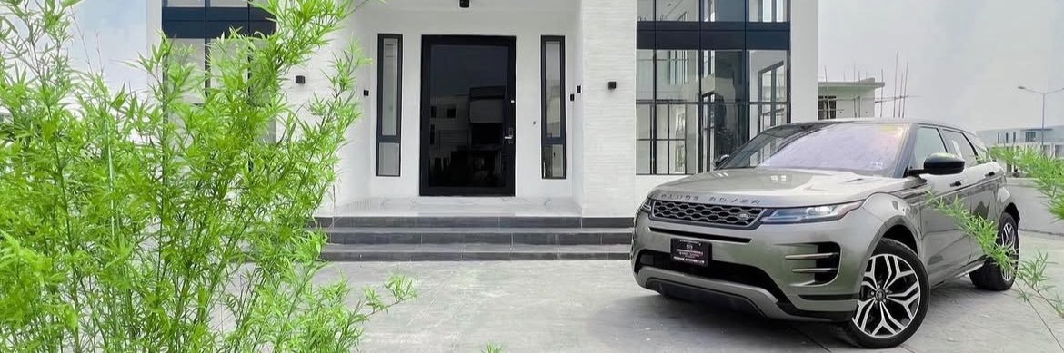 noahnaira's profile banner image