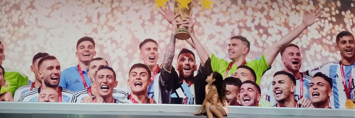 LuzContreraa's profile banner image