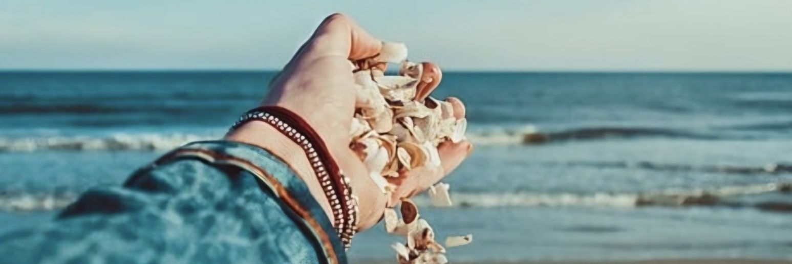 Adriana Blum 🌊 banner