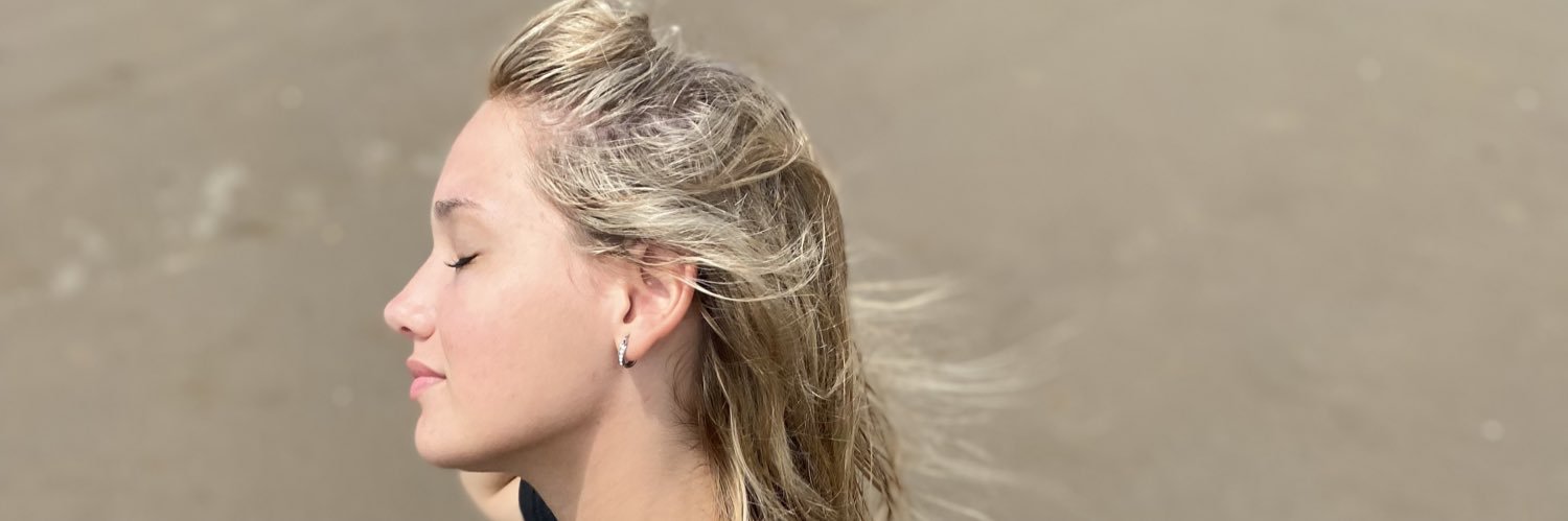 abriiviola1's profile banner image