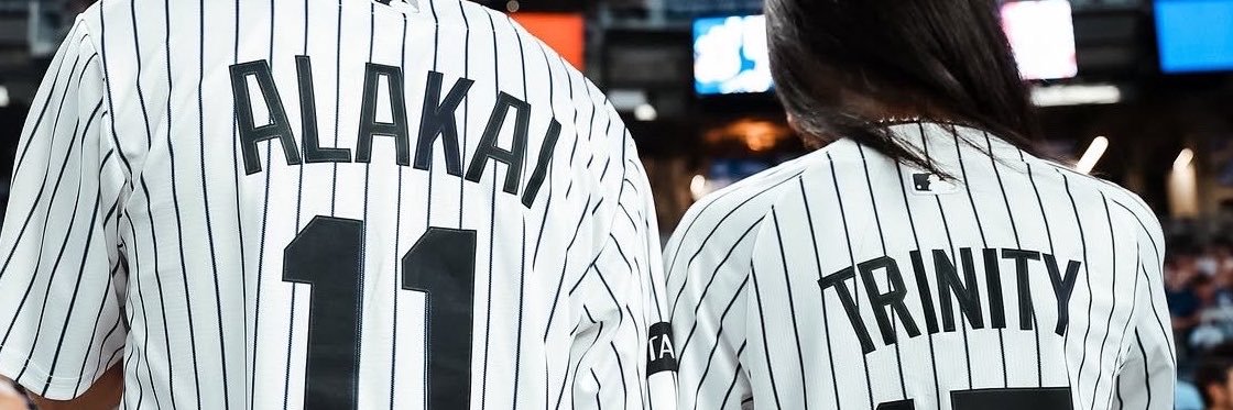loveloooooey's profile banner image