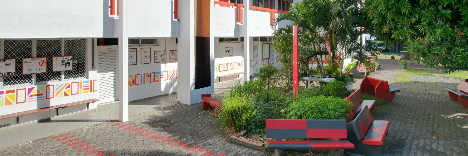 Collège Taaone banner