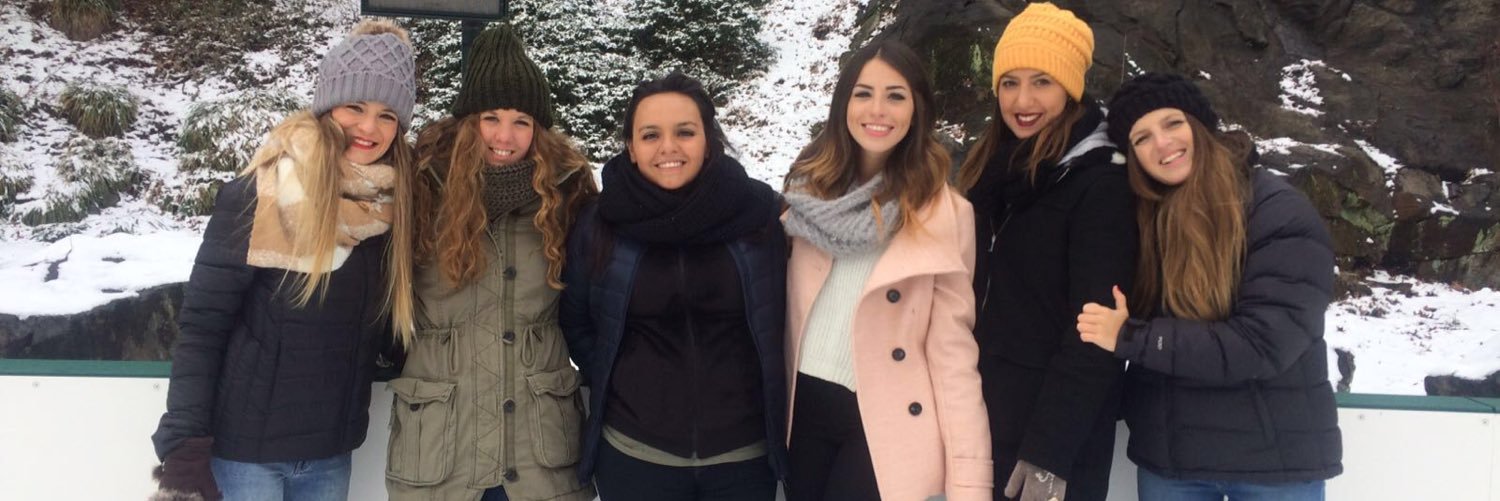 ValenLiza's profile banner image
