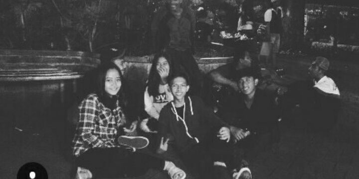 - banner